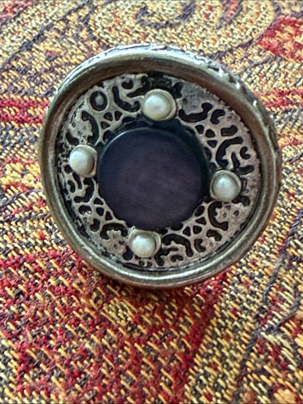 Chicos size 7 -8 silver tone ring detailed pearls faux with blue stone round